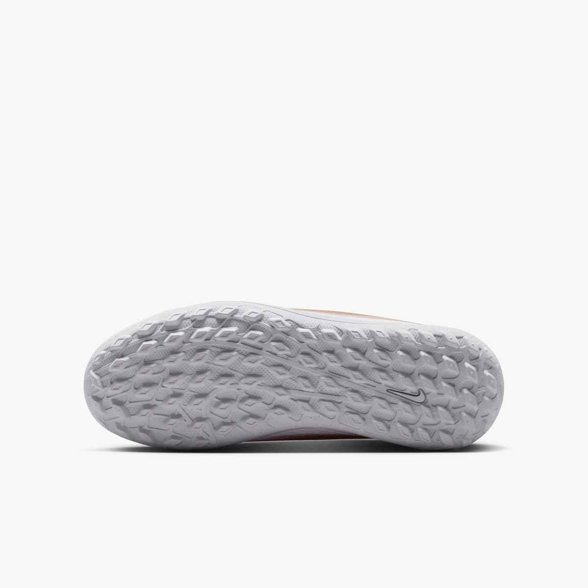 Nike Jr. Mercurial Superfly 11 Club TF "Kylian Mbappé" product image 4, provided for visual reference and product detail