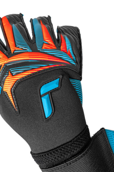 REUSCH Attrakt Aqua Evolution Goalkeeper Glove product image 3, provided for visual reference and product detail review