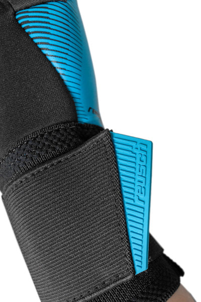 REUSCH Attrakt Aqua Evolution Goalkeeper Glove product image 6, provided for visual reference and product detail review
