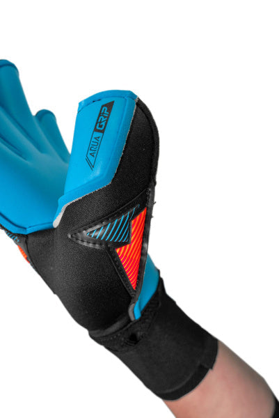 REUSCH Attrakt Aqua Evolution Goalkeeper Glove product image 5, provided for visual reference and product detail review