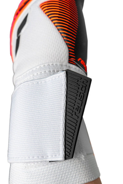 REUSCH Attrakt Freegel Gold X Goalkeeper Glove product image 5, provided for visual reference and product detail review