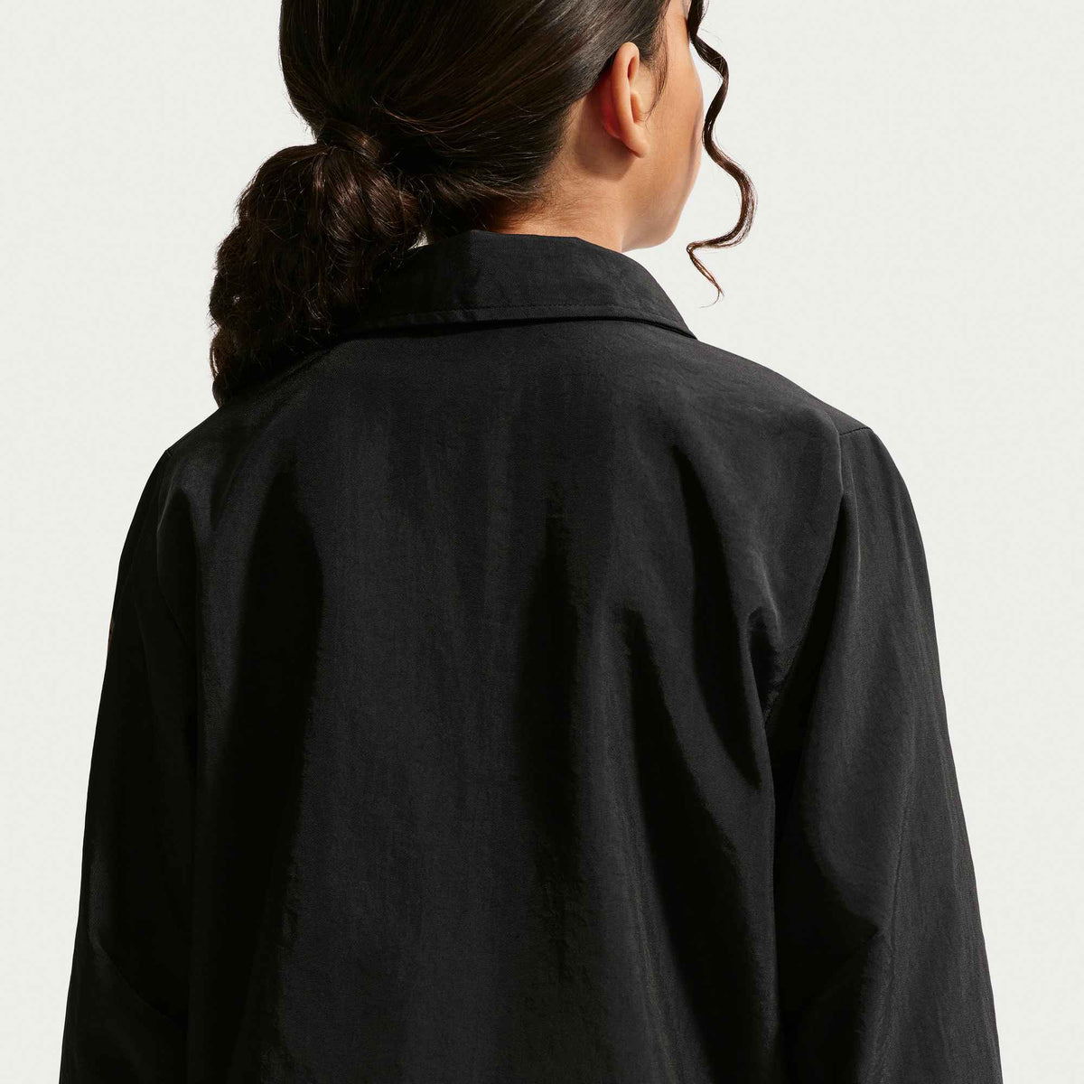 NIKE FC Barcelona Away Big Kids' Kobe Soccer Woven Jacket product image 5, provided for visual reference and product detail