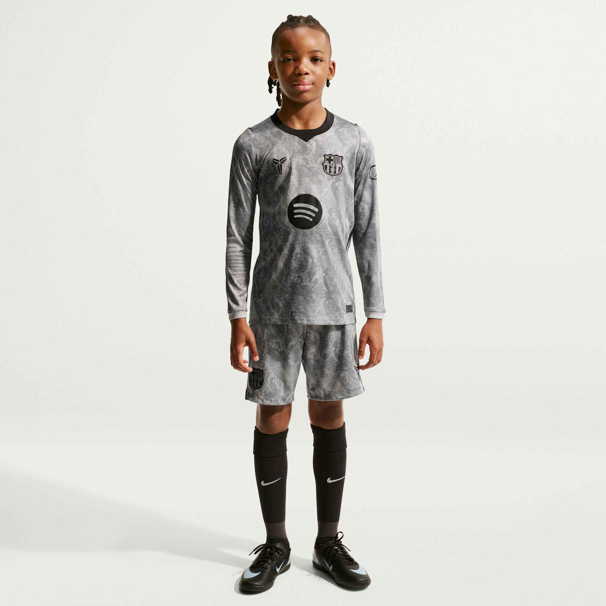 NIKE FC Barcelona 2026/27 Stadium Goalkeeper Away Big Kids' Kobe Dri-FIT Soccer Replica Jersey product image 4, provided for