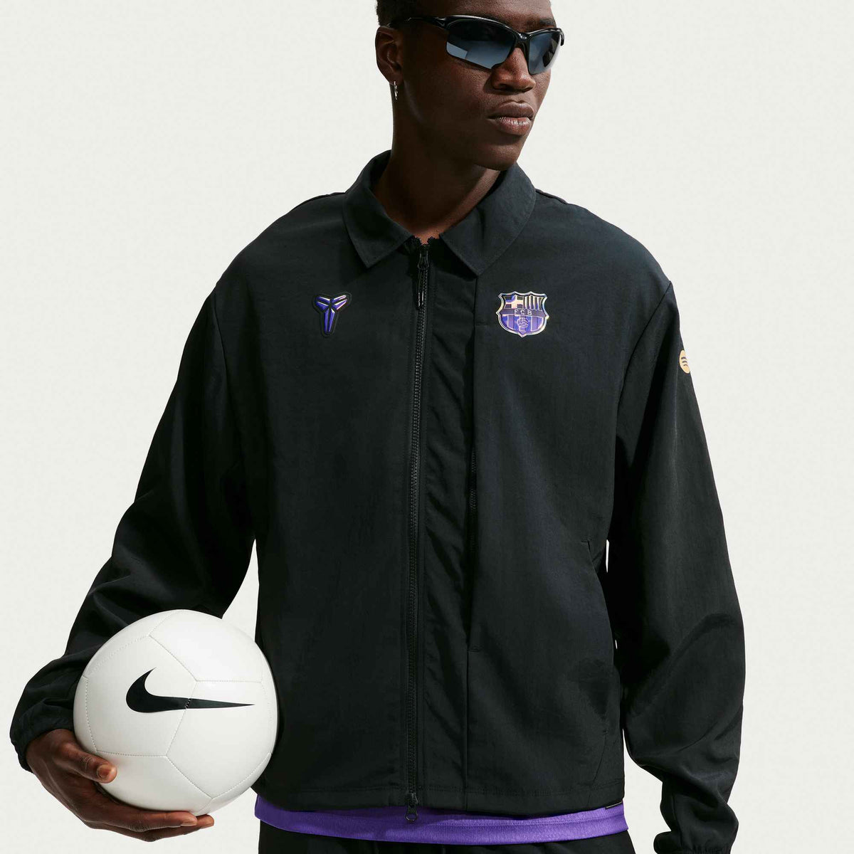 Nike FC Barcelona Away Men Kobe Soccer Woven Jacket product image 1, provided for visual reference and product detail review