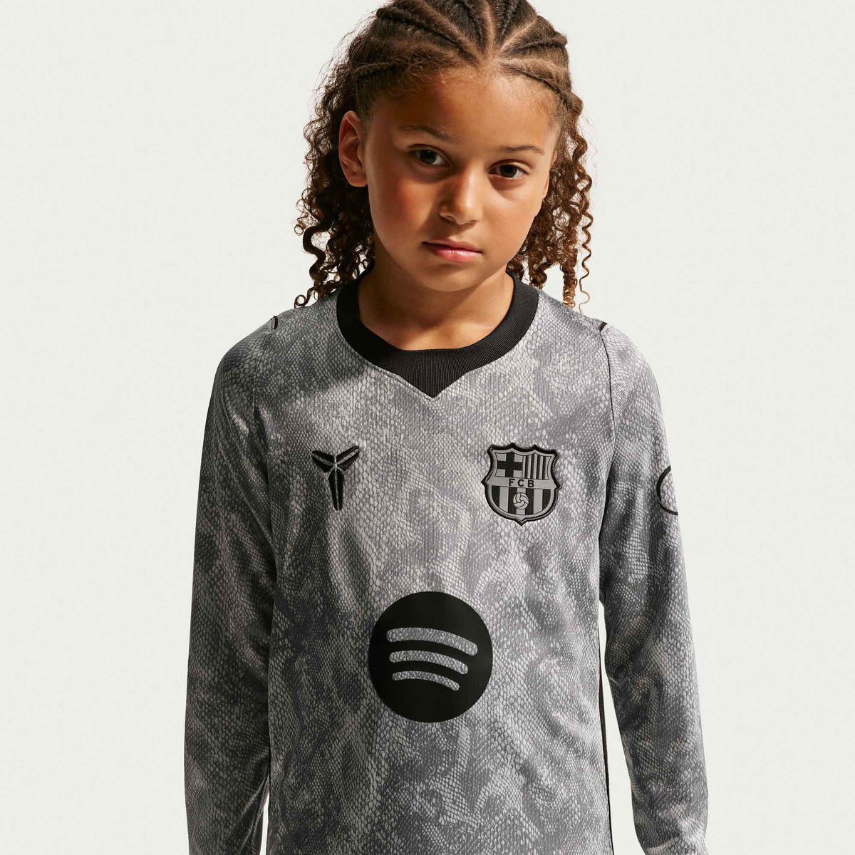 NIKE FC Barcelona 2026/27 Stadium Goalkeeper Away Big Kids' Kobe Dri-FIT Soccer Replica Jersey product image 3, provided for