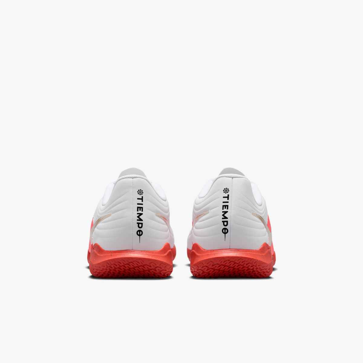 Nike Tiempo Maestro Club Indoor/Court Low-Top Soccer Shoes product image 8, provided for visual reference and product detail