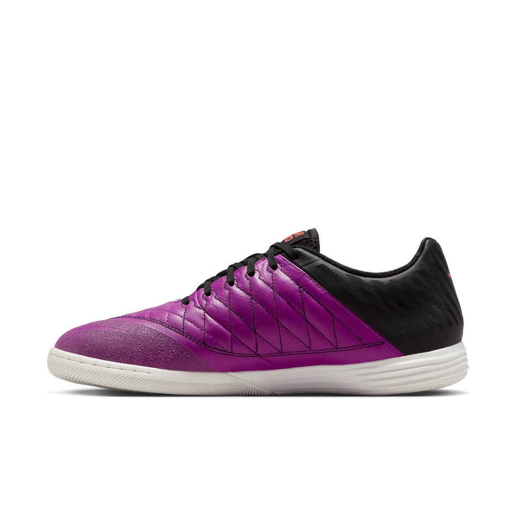 Nike Lunargato II Indoor/Court Low-Top Soccer Shoes product image 2, provided for visual reference and product detail review