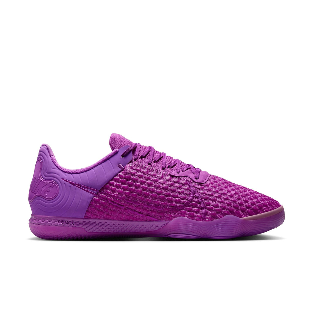 Nike React Gato Indoor/Court Low-Top Soccer Shoes product image 4, provided for visual reference and product detail review