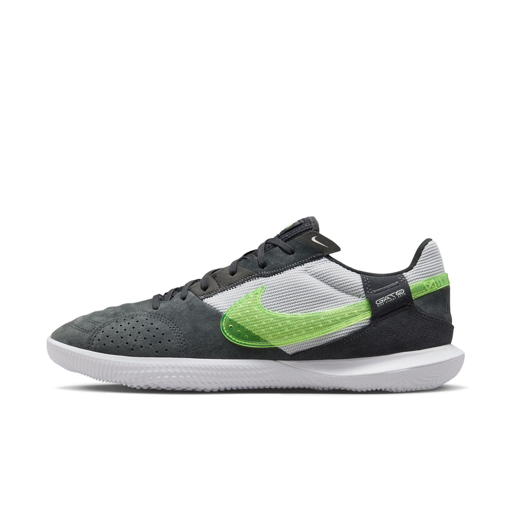 Nike Streetgato Low-Top Soccer Shoes product image 1, provided for visual reference and product detail review
