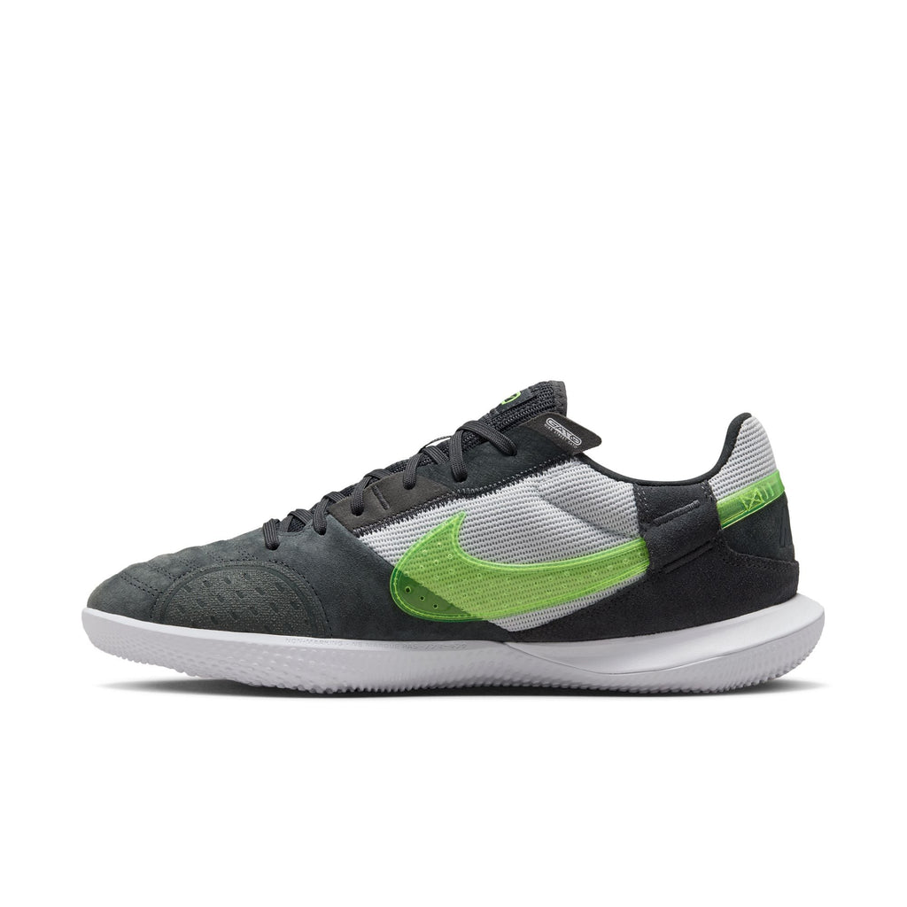 Nike Streetgato Low-Top Soccer Shoes product image 2, provided for visual reference and product detail review