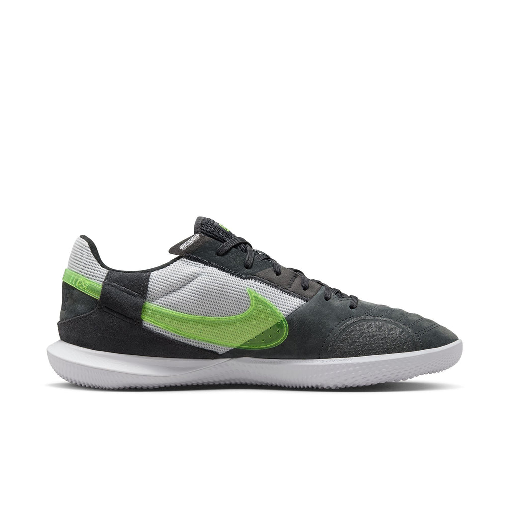 Nike Streetgato Low-Top Soccer Shoes product image 4, provided for visual reference and product detail review