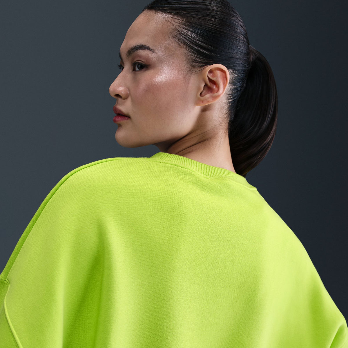 Nike Sportswear Phoenix Fleece Women Over-Oversized Crew-Neck Sweatshirt product image 4, provided for visual reference and