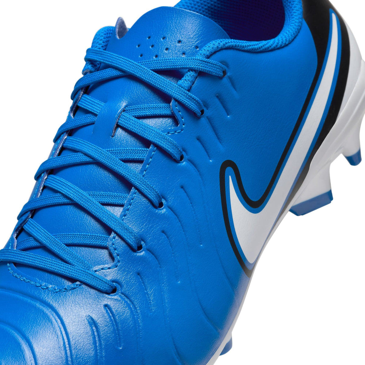 Nike Tiempo Legend 10 Club Multi-Ground Low-Top Soccer Cleats product image 9, provided for visual reference and product