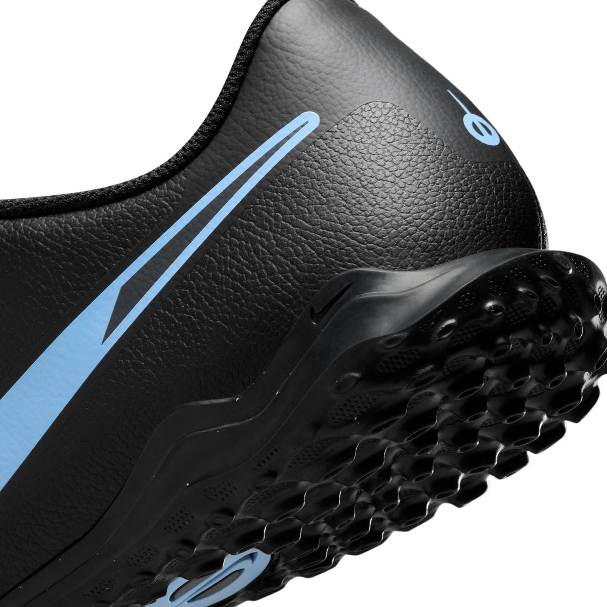 Nike Tiempo Legend 10 Club Turf Low-Top Soccer Shoes product image 10, provided for visual reference and product detail
