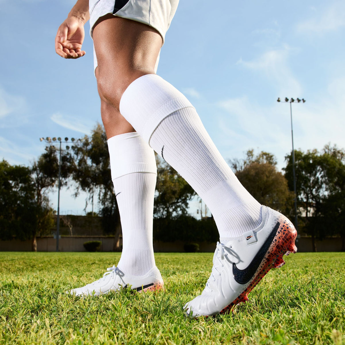 Nike Tiempo Legend 10 Elite Electric FG Low-Top Soccer Cleats product image 13, provided for visual reference and product