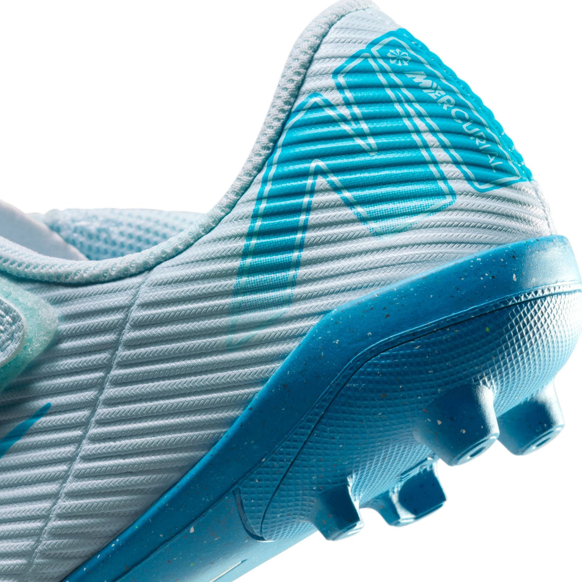 Nike Jr. Mercurial Vapor 16 Club Little Kids' MG Low-Top Soccer Cleats product image 10, provided for visual reference and