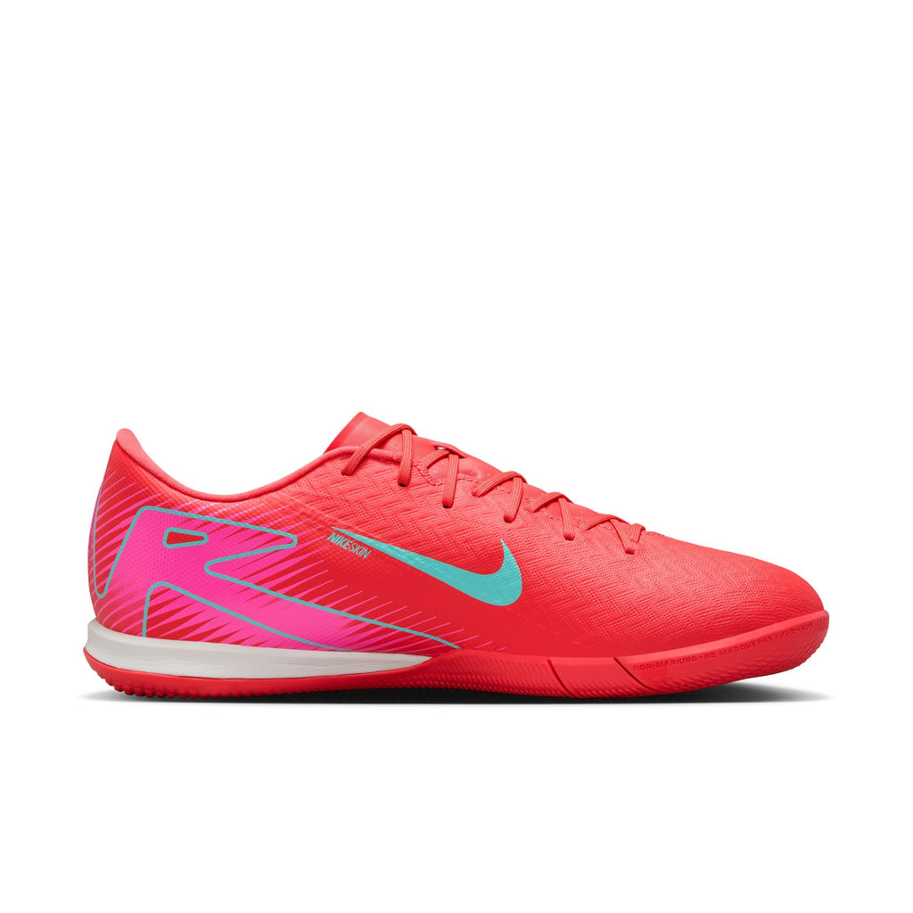 Nike Mercurial Vapor 16 Academy IC Low-Top Soccer Shoes product image 4, provided for visual reference and product detail