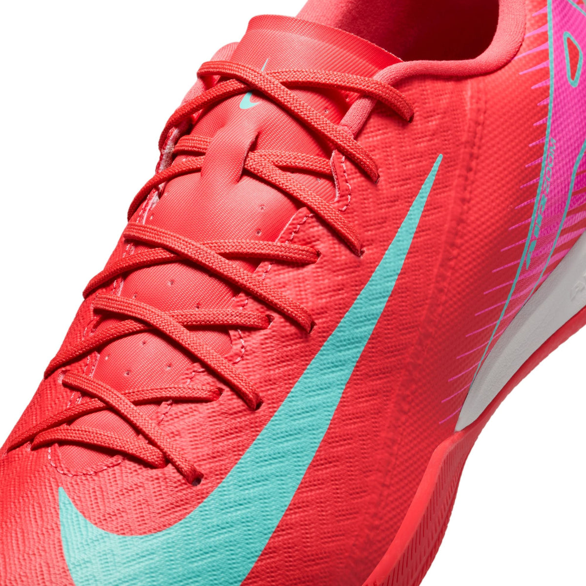 Nike Mercurial Vapor 16 Academy IC Low-Top Soccer Shoes product image 9, provided for visual reference and product detail