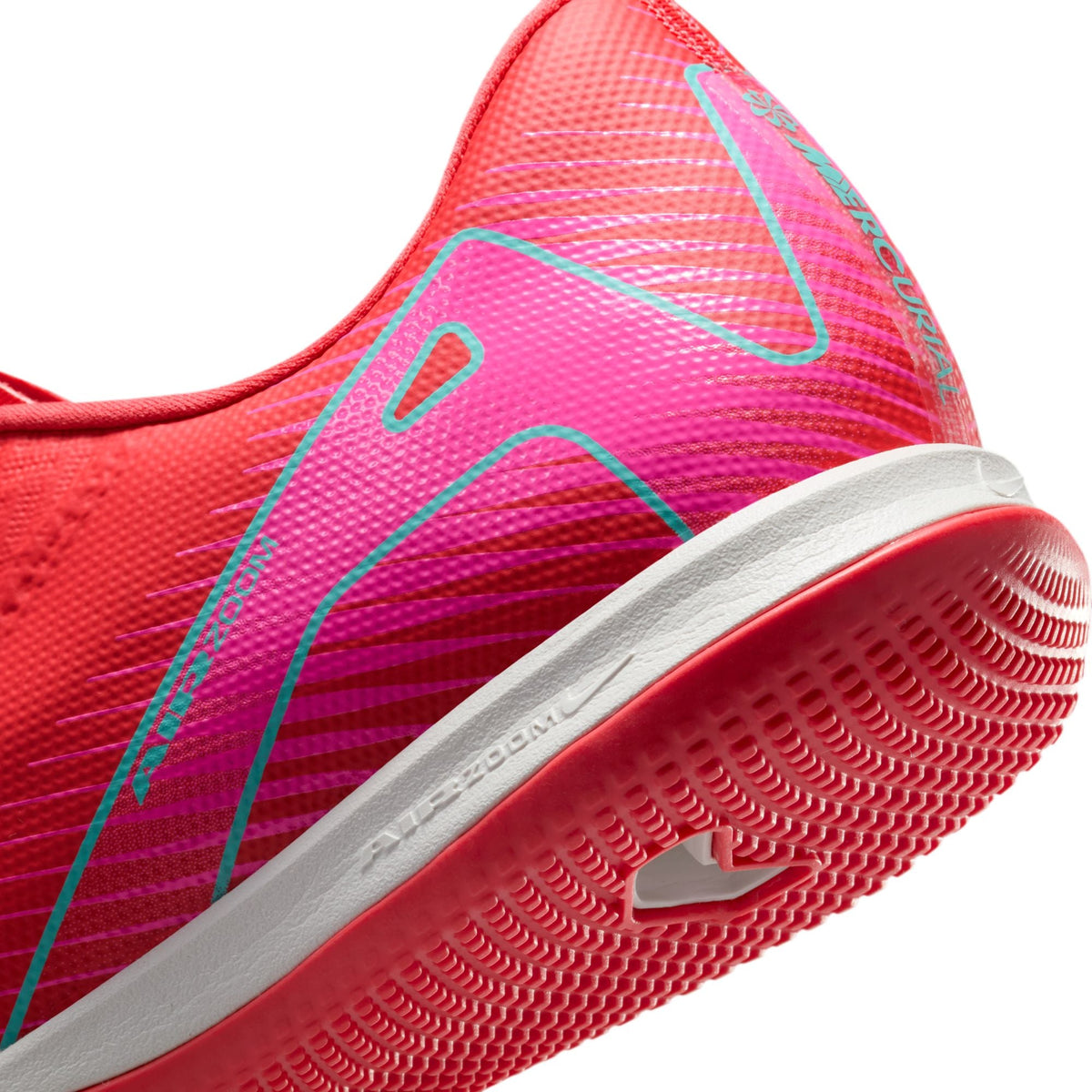 Nike Mercurial Vapor 16 Academy IC Low-Top Soccer Shoes product image 10, provided for visual reference and product detail