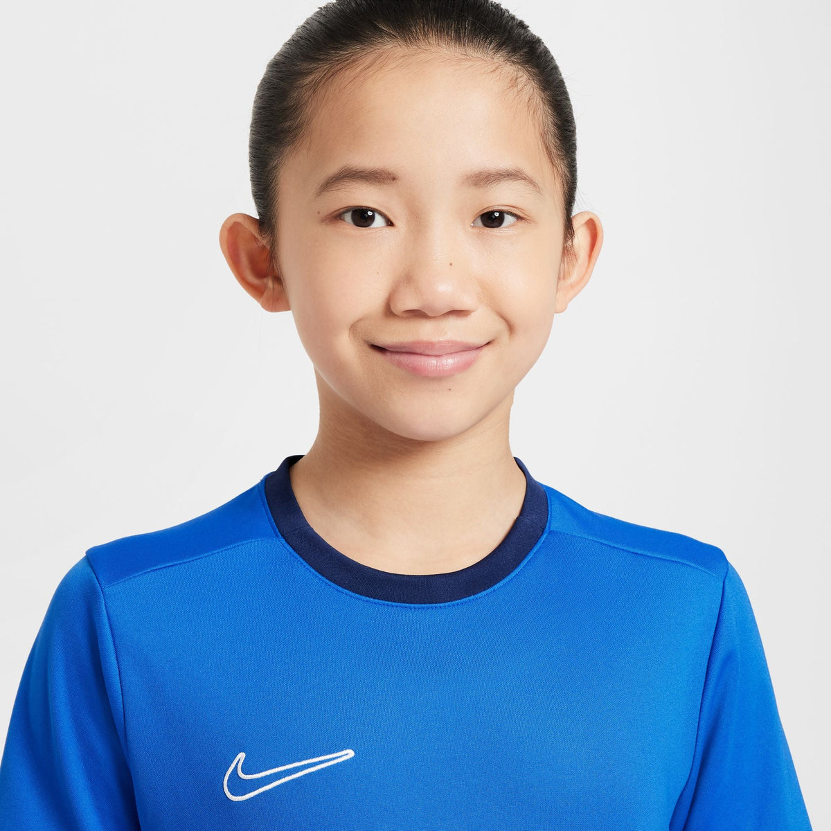 Nike Academy Big Kids' Dri-FIT Short-Sleeve Soccer Top product image 3, provided for visual reference and product detail