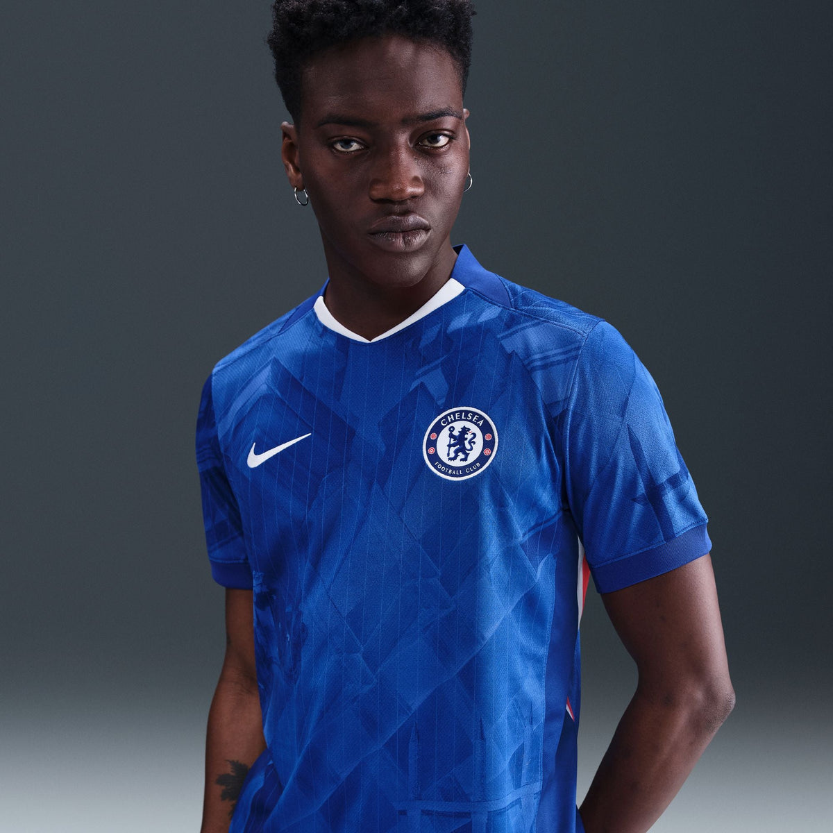 Nike Chelsea FC 2025/26 Stadium Home Men Dri-FIT Soccer Replica Jersey product image 3, provided for visual reference and