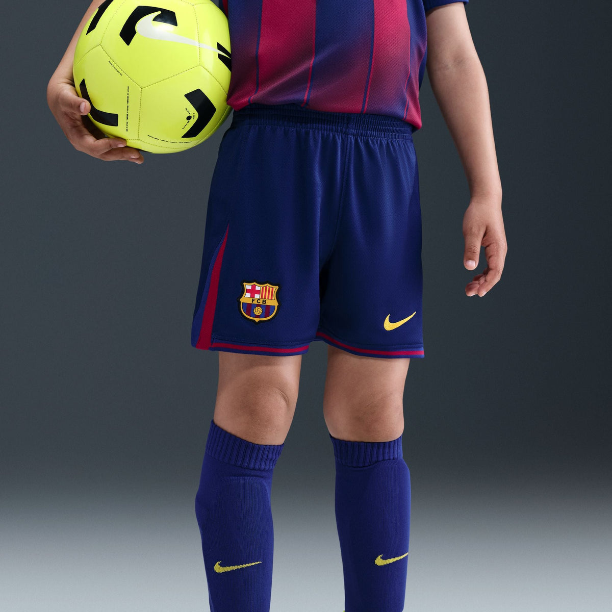 Nike FC Barcelona 2025/26 Stadium Home Little Kids' Soccer Replica 3-Piece Kit product image 6, provided for visual