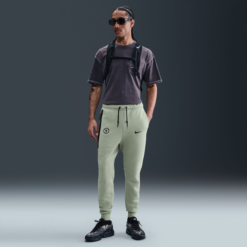 Nike Chelsea FC Tech Men Soccer Fleece Joggers product image 1, provided for visual reference and product detail review