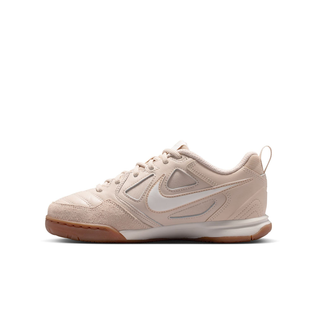 Nike Gato Big Kids' Indoor Soccer Shoes product image 2, provided for visual reference and product detail review