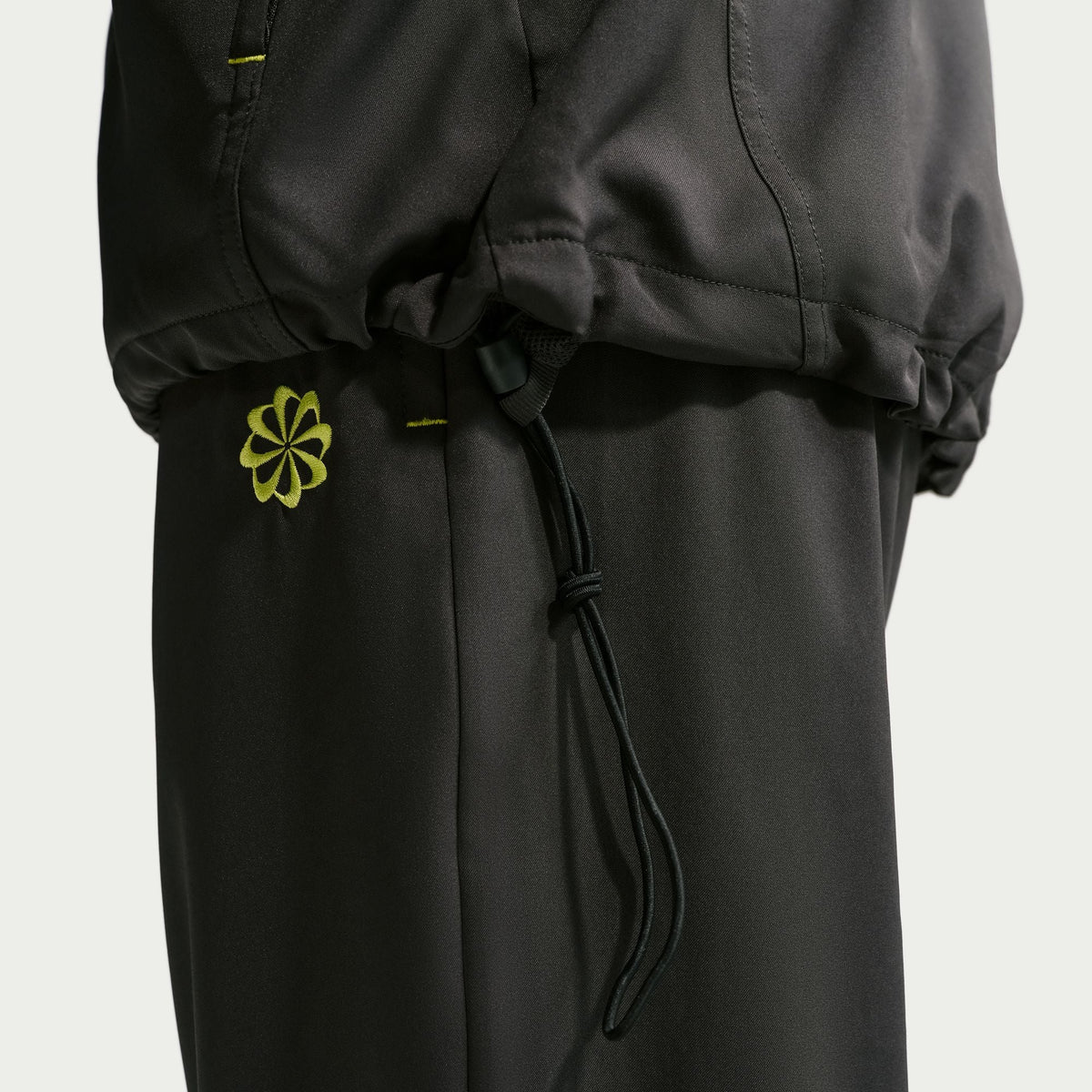 Nike Tottenham Hotspur SE Men Soccer Track Jacket product image 6, provided for visual reference and product detail review