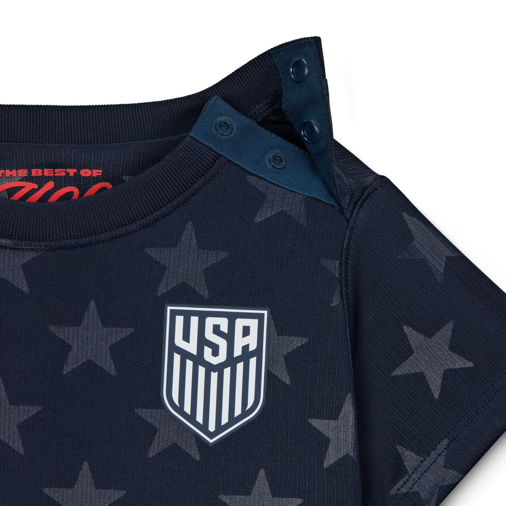 Nike USA 2026 Stadium Away Little Kids' Soccer Replica 3-Piece Kit product image 3, provided for visual reference and