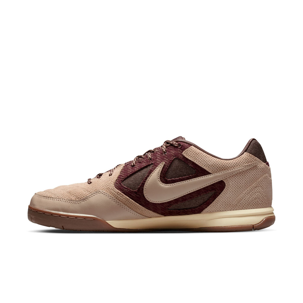Nike Gato Indoor Soccer Shoes product image 2, provided for visual reference and product detail review