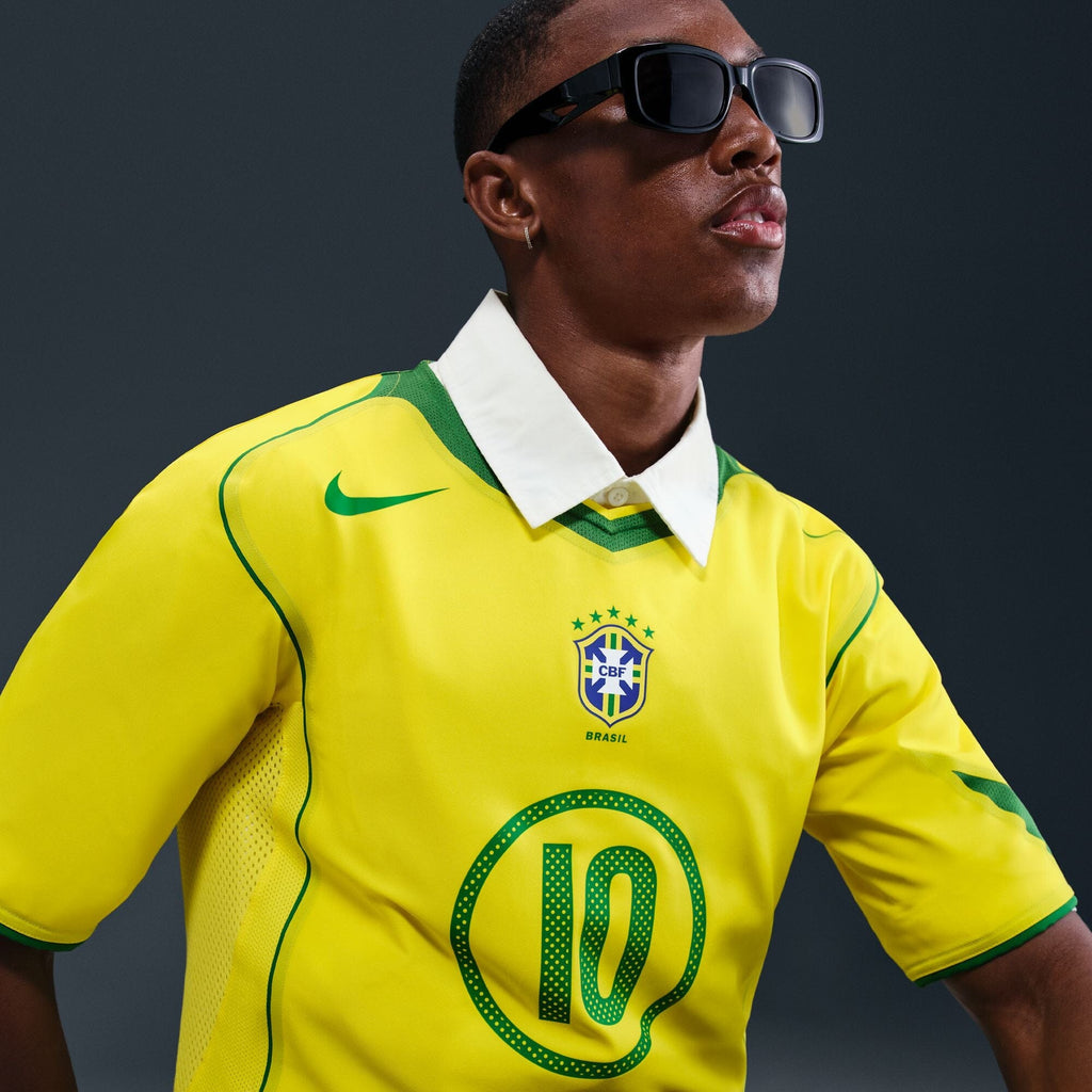 Nike Brazil 2004 Ronaldinho Total 90 Reissue Men’s Jersey product image 6, provided for visual reference and product detail