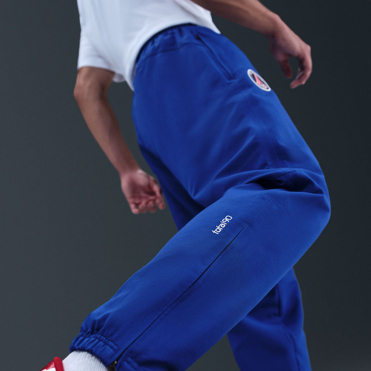 Nike Paris Saint-Germain 2004 Total 90 Reissue Men Soccer Replica Track Pants product image 4, provided for visual reference