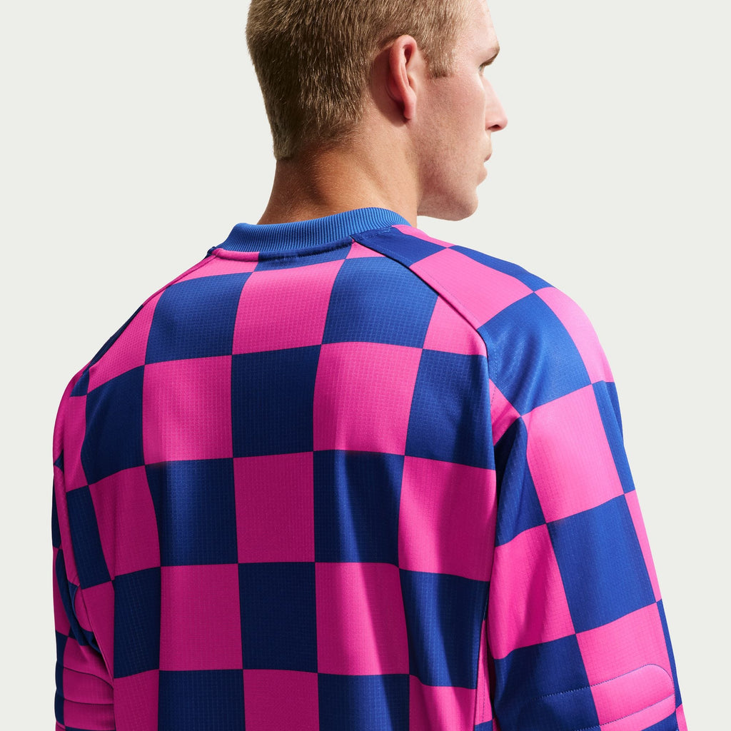 Nike Sportswear Club Men Goalie Top product image 4, provided for visual reference and product detail review
