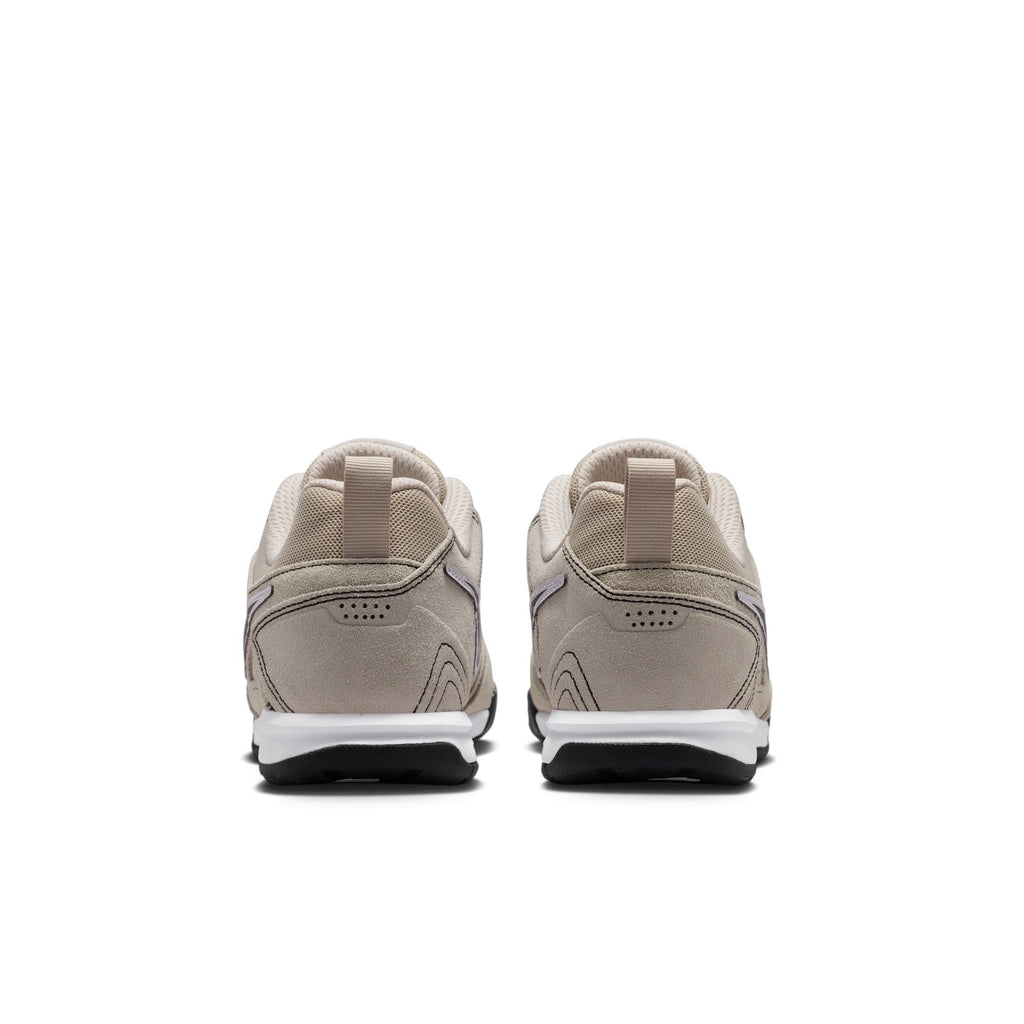 Nike Gato Big Kids' Indoor Soccer Shoes product image 8, provided for visual reference and product detail review