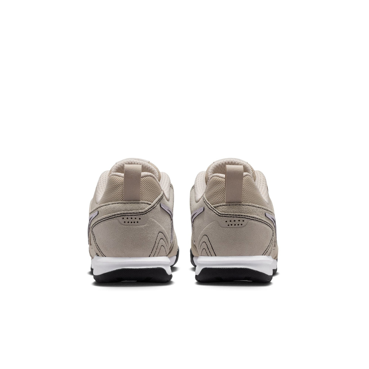 Nike Gato Big Kids' Indoor Soccer Shoes product image 8, provided for visual reference and product detail review