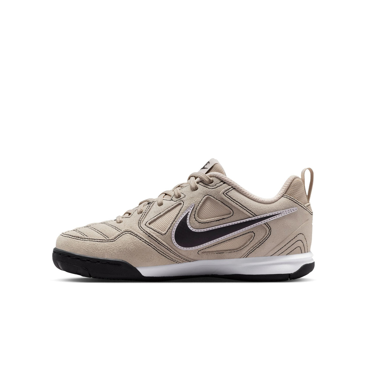 Nike Gato Big Kids' Indoor Soccer Shoes product image 2, provided for visual reference and product detail review