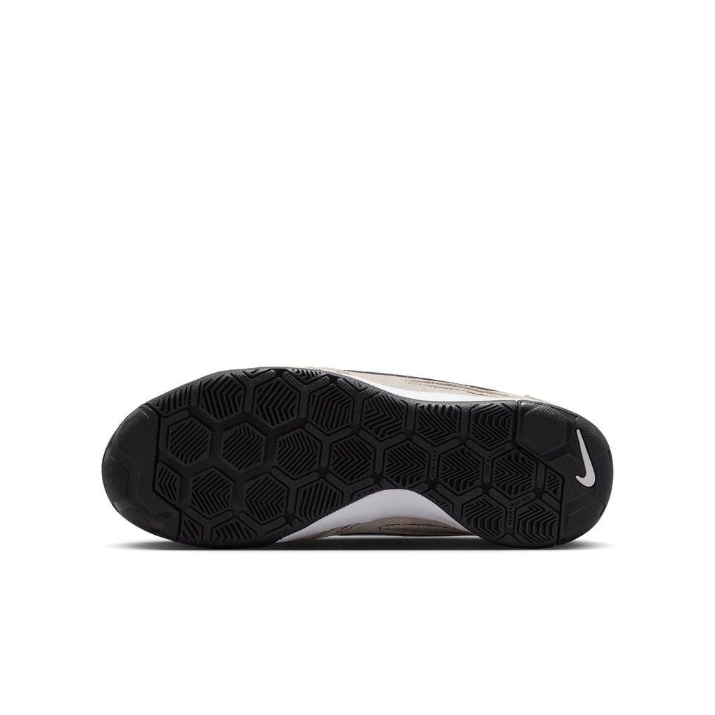 Nike Gato Big Kids' Indoor Soccer Shoes product image 6, provided for visual reference and product detail review