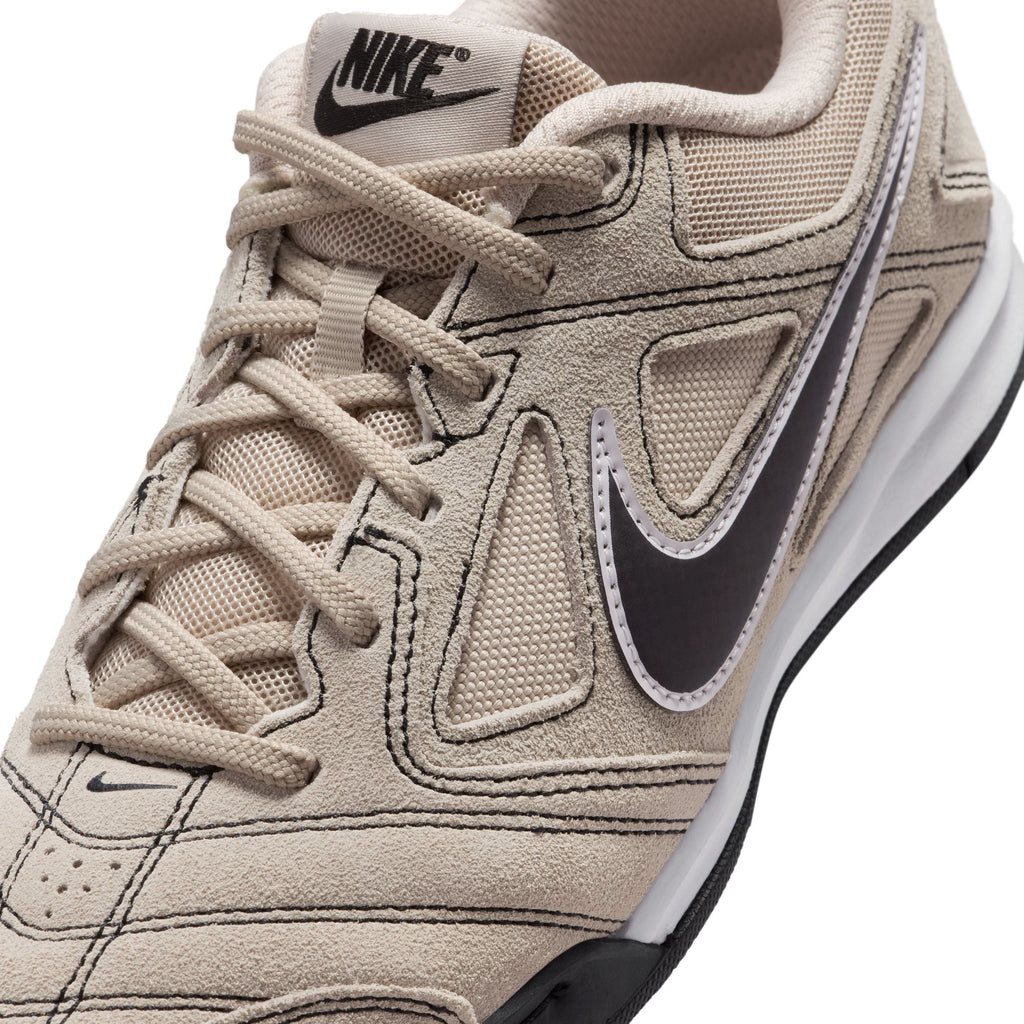 Nike Gato Big Kids' Indoor Soccer Shoes product image 10, provided for visual reference and product detail review