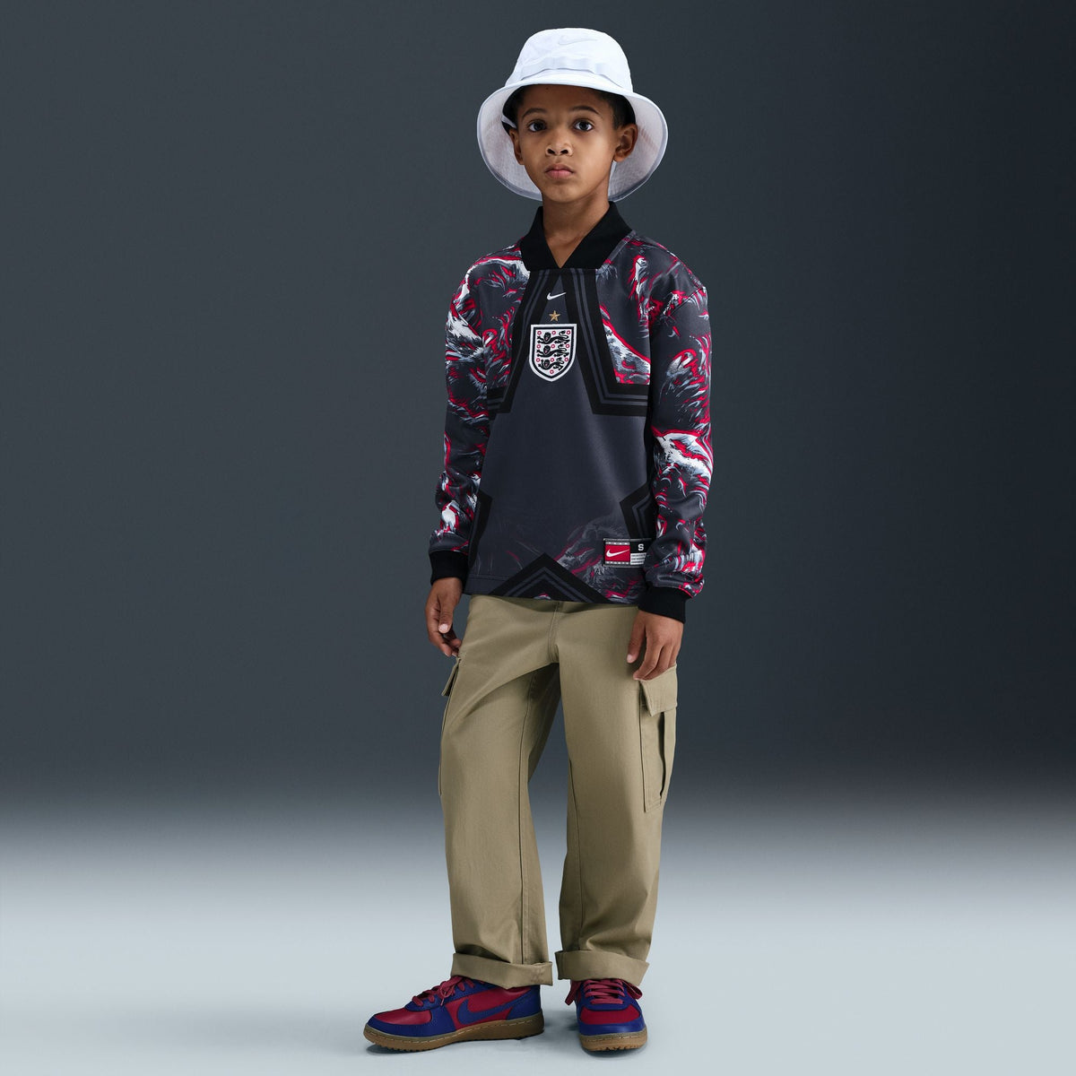 Nike England Hollywood Keeper Youth Jersey product image 1, provided for visual reference and product detail review