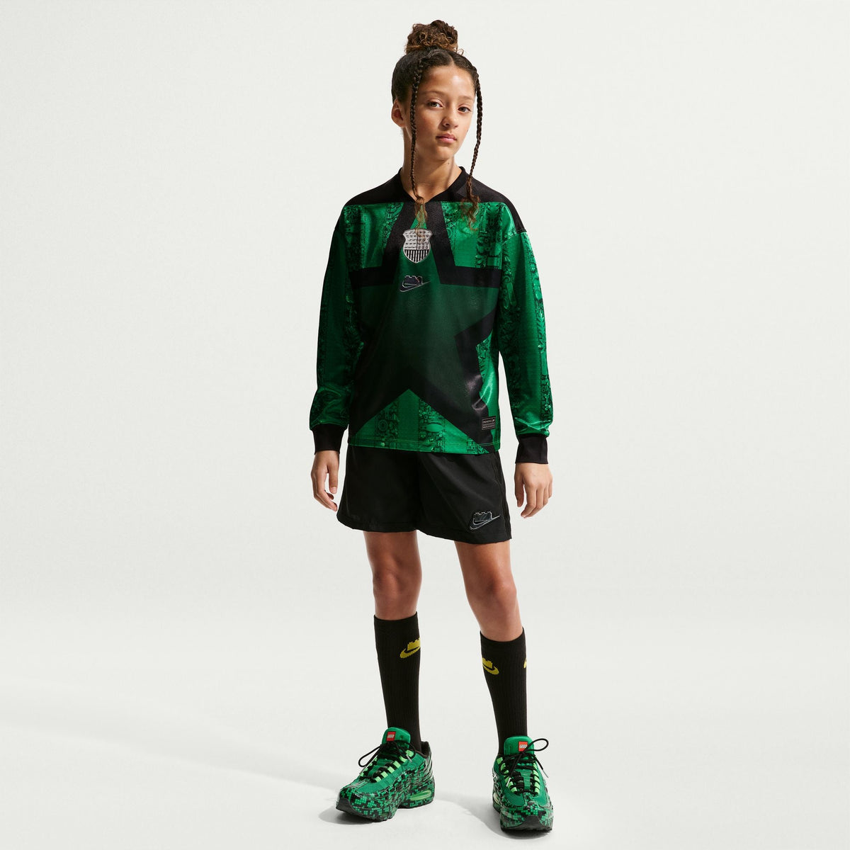 Nike x LEGO® Collection Big Kids' Soccer Goalkeeper Jersey product image 1, provided for visual reference and product detail