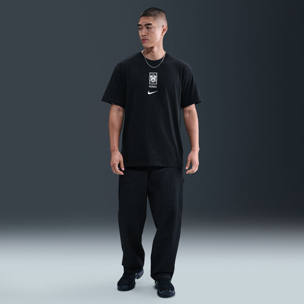 Nike Korea Hollywood Men T-Shirt product image 1, provided for visual reference and product detail review