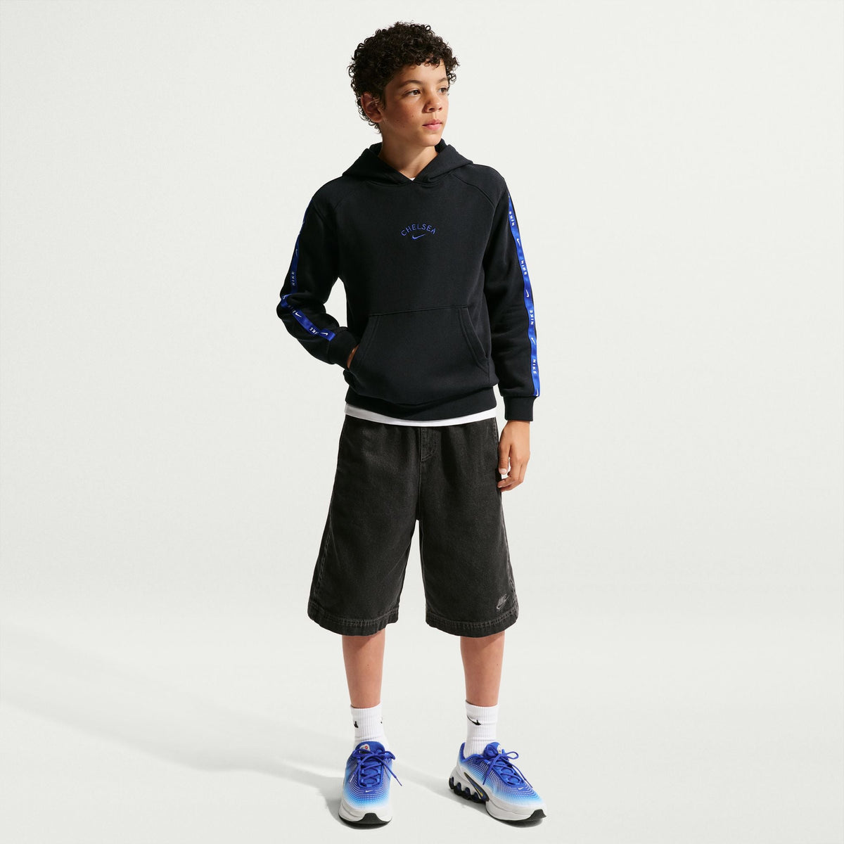Nike Chelsea FC City Side Big Kids' Soccer Fleece Hoody product image 7, provided for visual reference and product detail