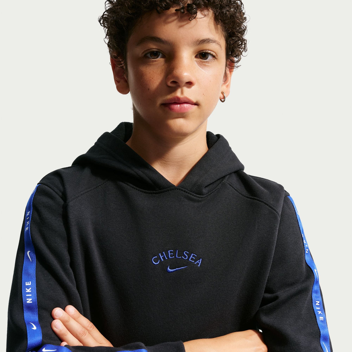Nike Chelsea FC City Side Big Kids' Soccer Fleece Hoody product image 1, provided for visual reference and product detail