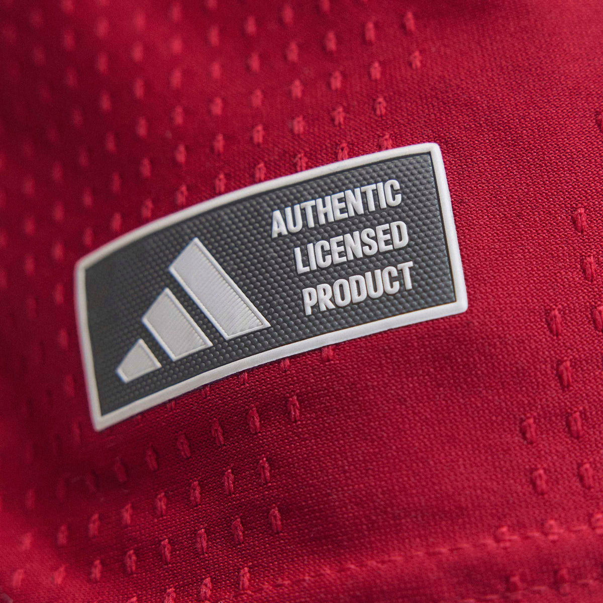 adidas MANCHESTER UNITED 26/27 HOME JERSEY AUTHENTIC product image 2, provided for visual reference and product detail review