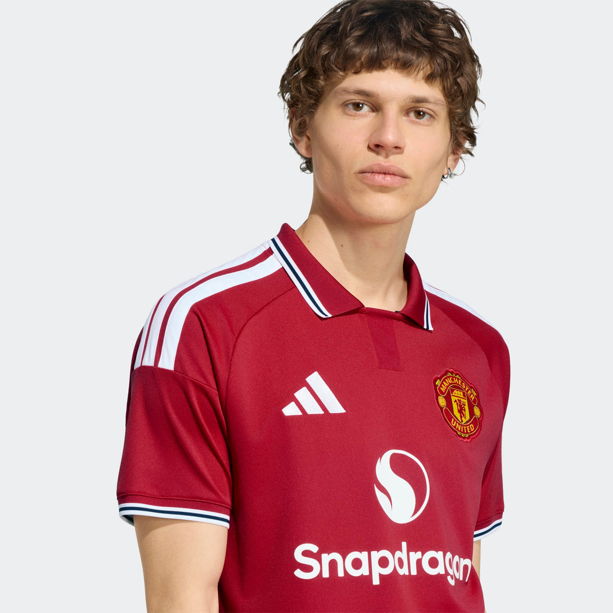 adidas MANCHESTER UNITED 26/27 HOME JERSEY product image 3, provided for visual reference and product detail review
