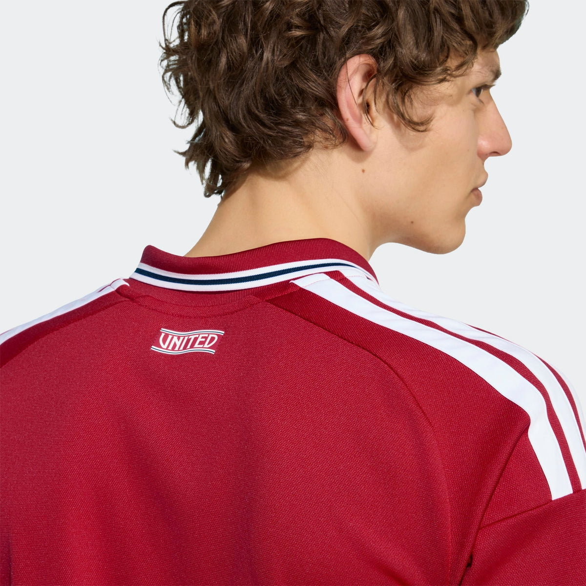 adidas MANCHESTER UNITED 26/27 HOME JERSEY product image 2, provided for visual reference and product detail review