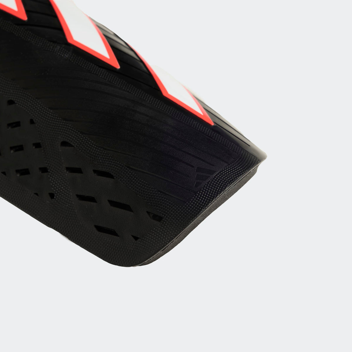 adidas TIRO CLUB SHINGUARD product image 3, provided for visual reference and product detail review