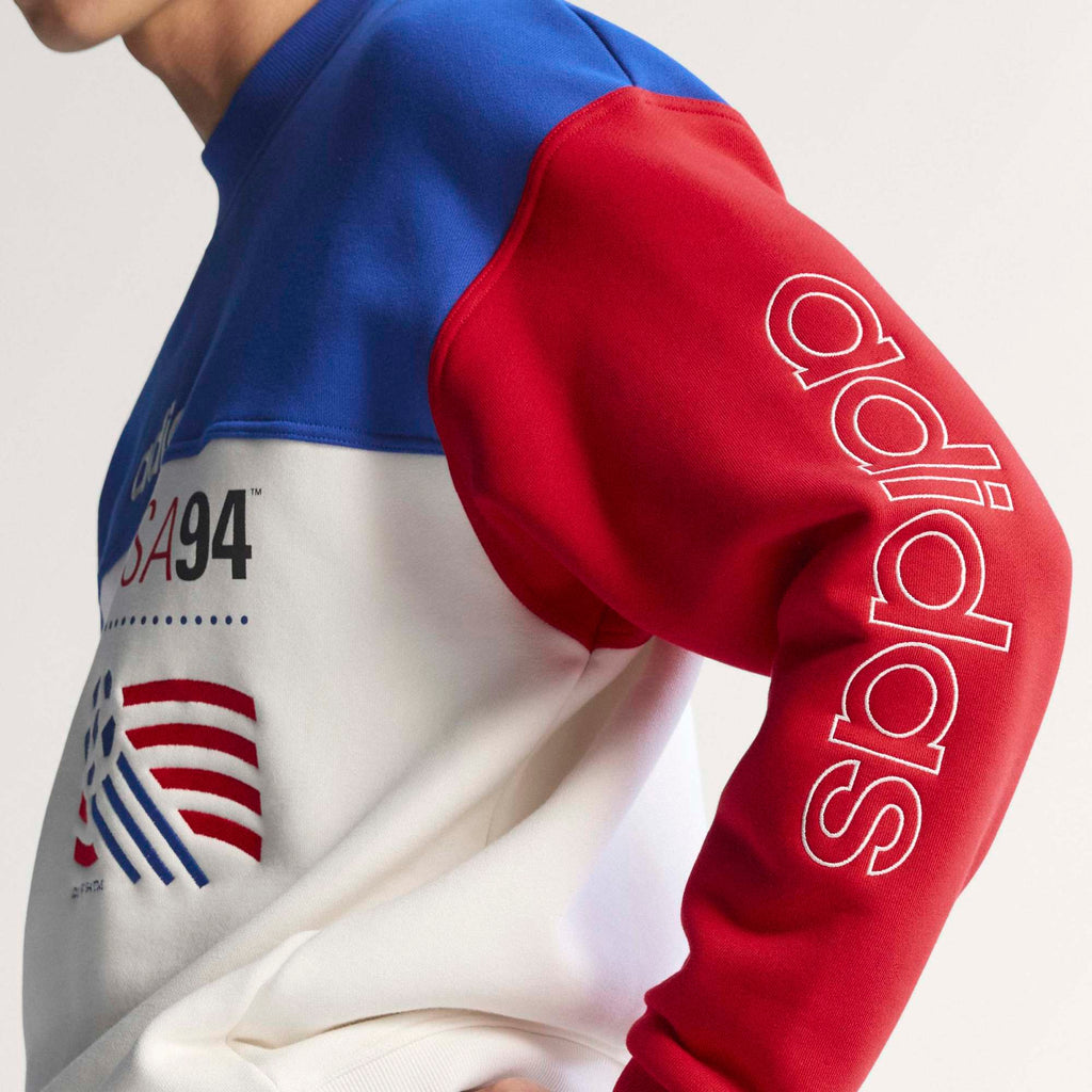 adidas USA 94 GRAPHIC SWEATSHIRT product image 2, provided for visual reference and product detail review