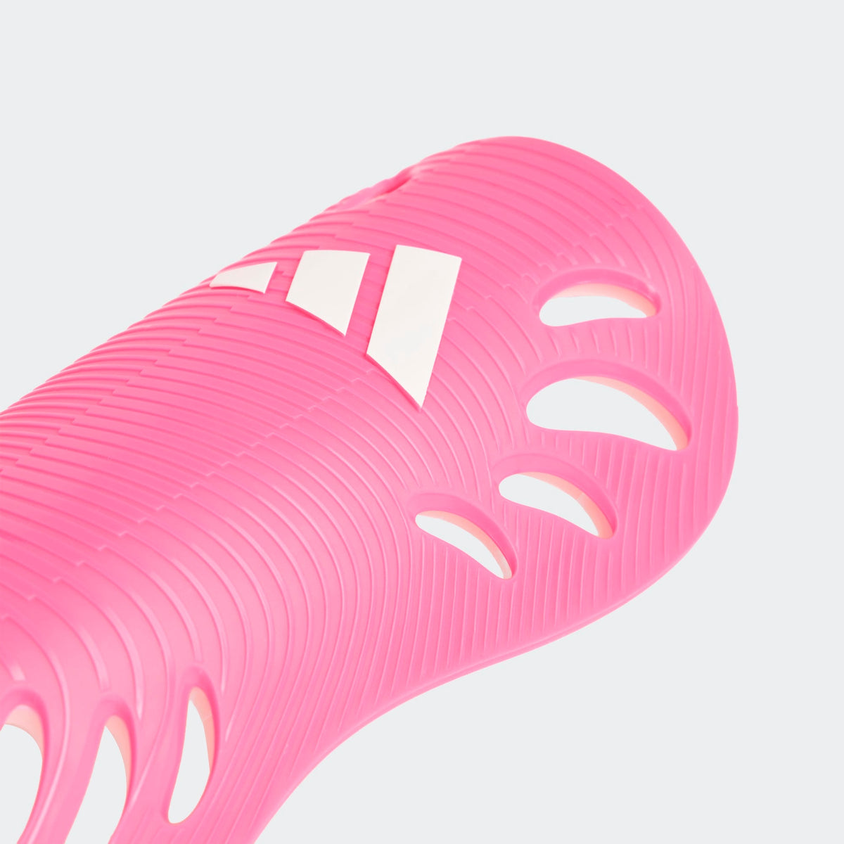 adidas ADIFLEX SHIN GUARDS product image 2, provided for visual reference and product detail review